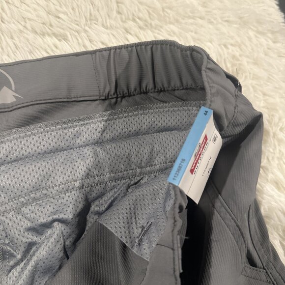 Wrangler Outdoor Mens NWT Field Utility Relaxed fit Shorts 44 gray elastic waist - Picture 4 of 12